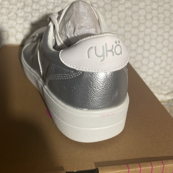 RYKA Made for US. Slip on this silver pair and look cool and go chill - Picture 4 of 6